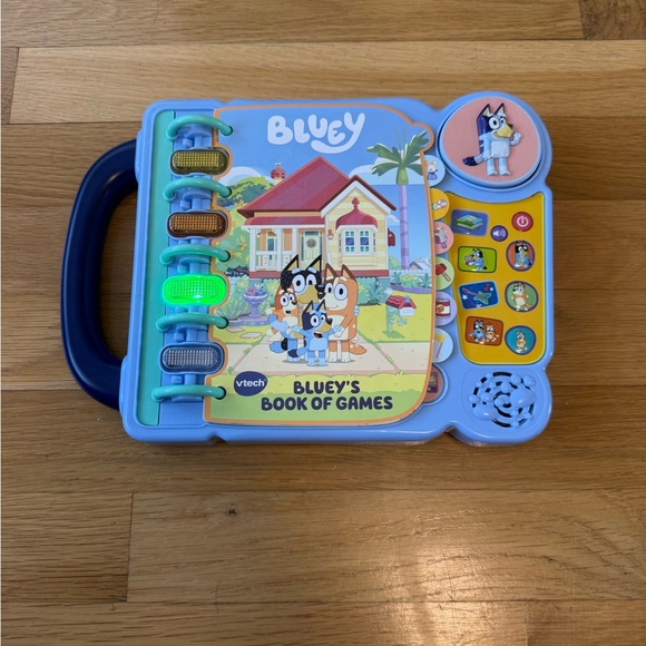 VTech Bluey Bluey's Book of Games Baby and Toddler Toys - Picture 2 of 8